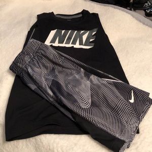 Boys matching outfit Nike size small
